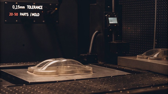 Quelles sont les principales différences entre la coulée sous vide et la coulée de résine pour un prototypage rapide?